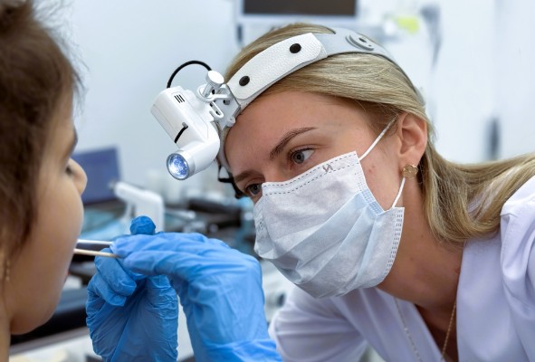 Консервативное лечение гипертрофии аденоидов с сопутствующими средними отитами