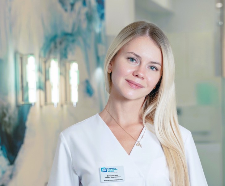 Кровоизлияние в голосовую складку на фоне функционального напряжения гортани